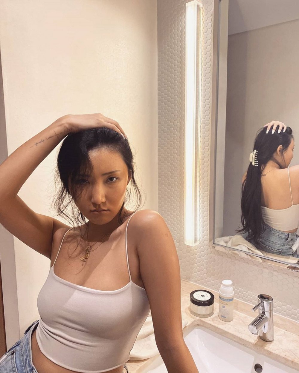 1589318307-hwasa.jpg